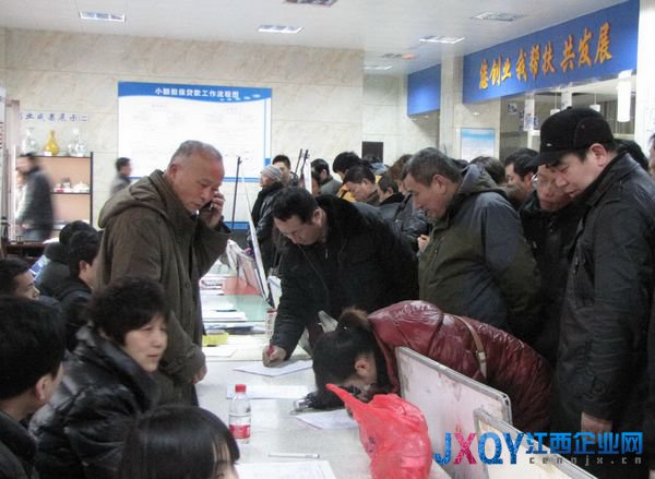 景德鎮舉辦大型招聘會 215家企業提供2萬余崗位
