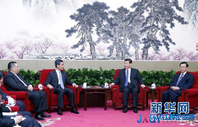 （XHDW）（1）習近平會見梁振英、崔世安 