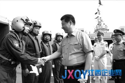 習(xí)近平視察海軍駐三亞部隊(duì) 要求強(qiáng)化打仗思想
