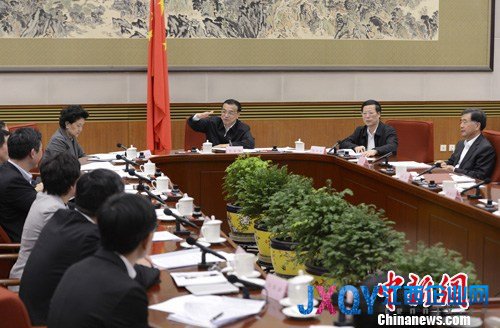 李克強：把握宏觀經濟走勢 注重增強發展后勁