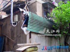 一到飯點油煙熏人 南昌馬家池一餐館違規排煙遭投訴