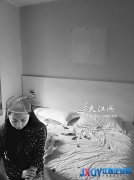 酒店壁畫掉落砸傷伴娘腦袋 事發南昌“立生100假
